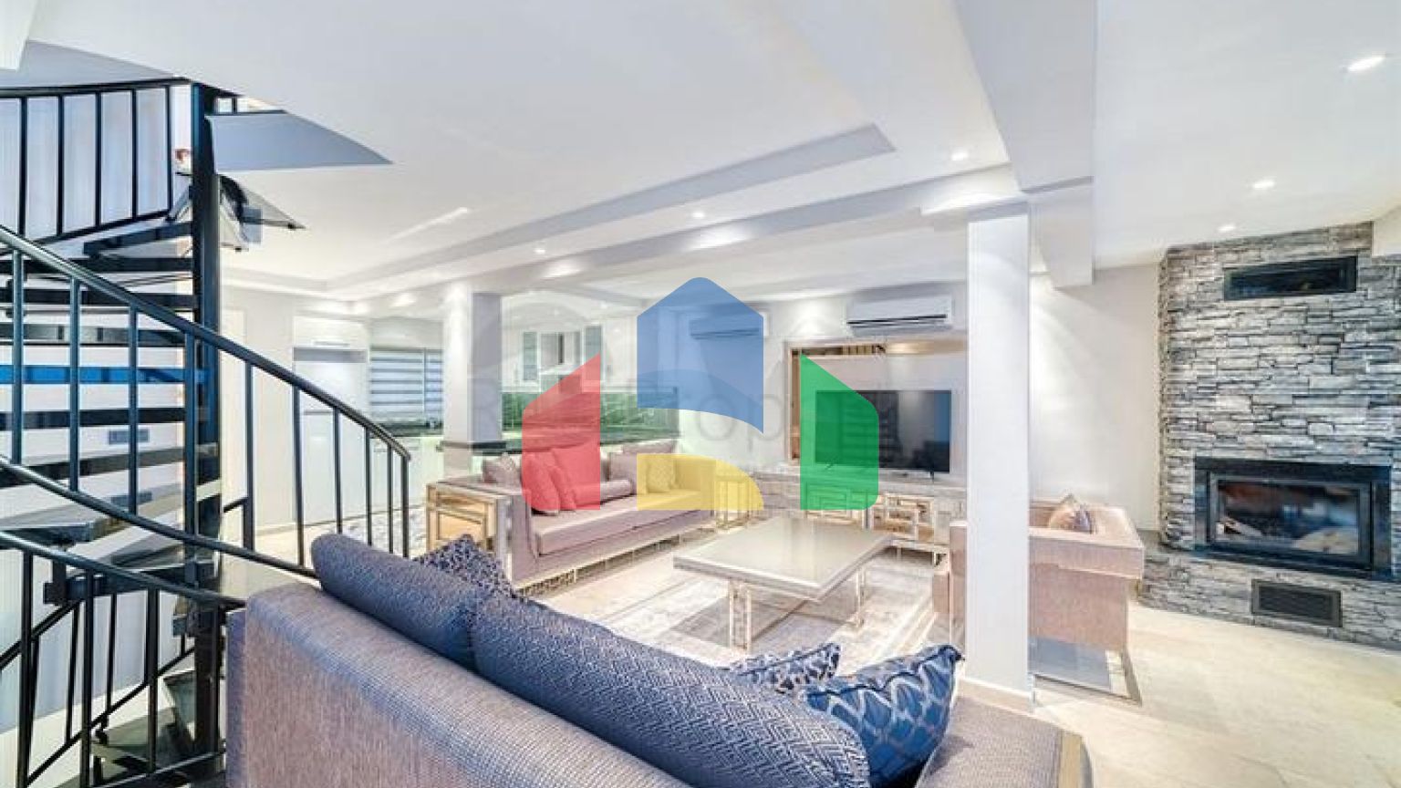 Вилла 5+1 в 800 м от пляжа с панорамными видами на море и горы