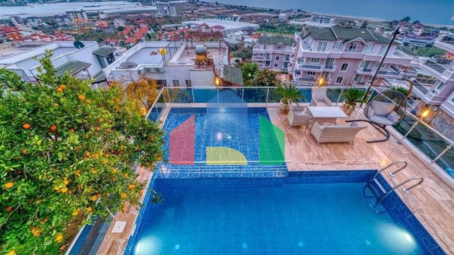 Вилла 5+1 в 800 м от пляжа с панорамными видами на море и горы