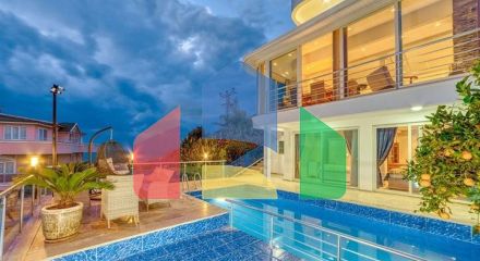 Вилла 5+1 в 800 м от пляжа с панорамными видами на море и горы