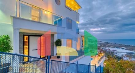 Вилла 5+1 в 800 м от пляжа с панорамными видами на море и горы