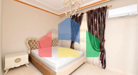 Шикарний будинок з власним басейном і садом в районі Демірташ