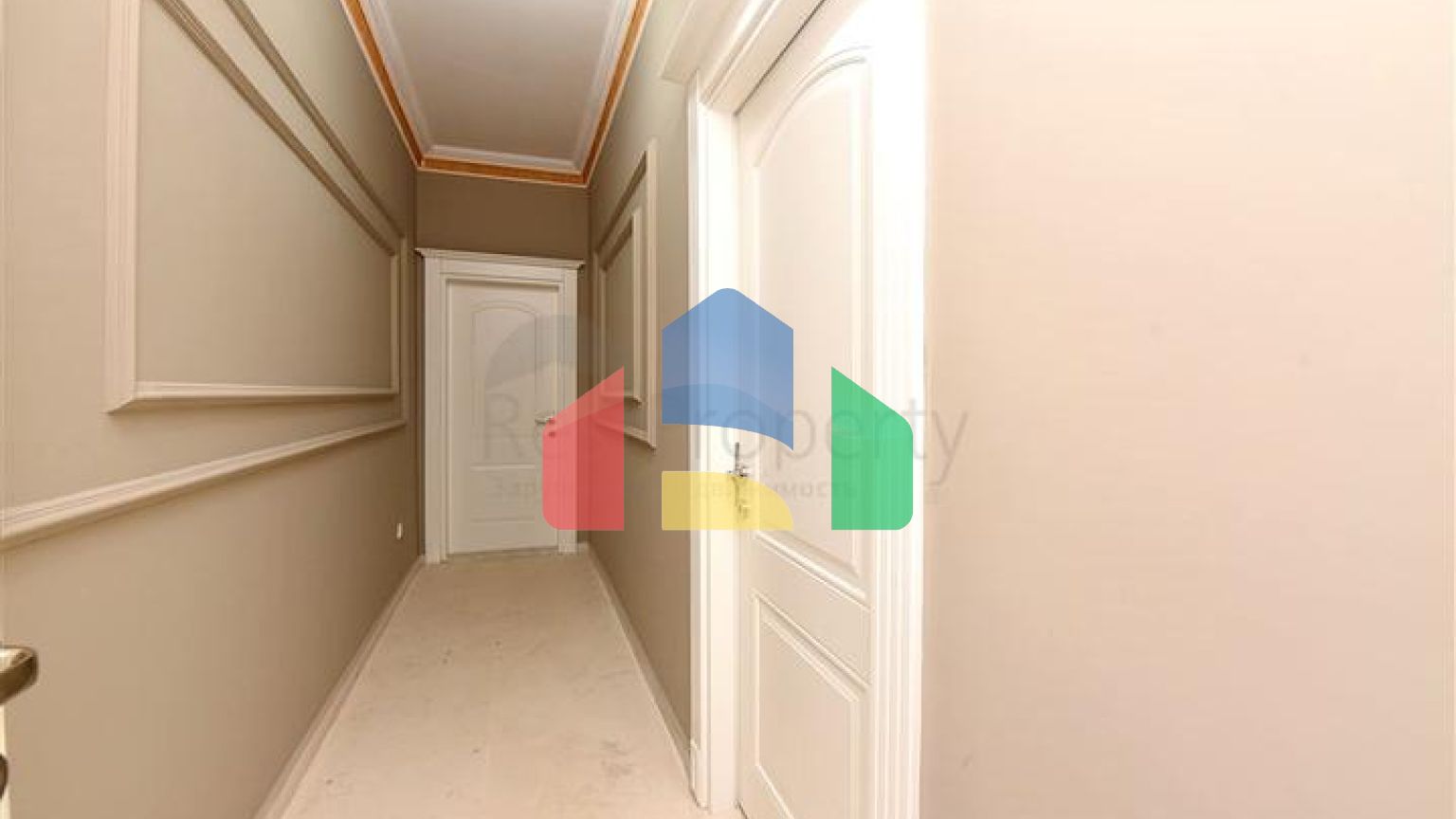 Шикарний будинок з власним басейном і садом в районі Демірташ