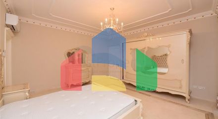 Шикарний будинок з власним басейном і садом в районі Демірташ