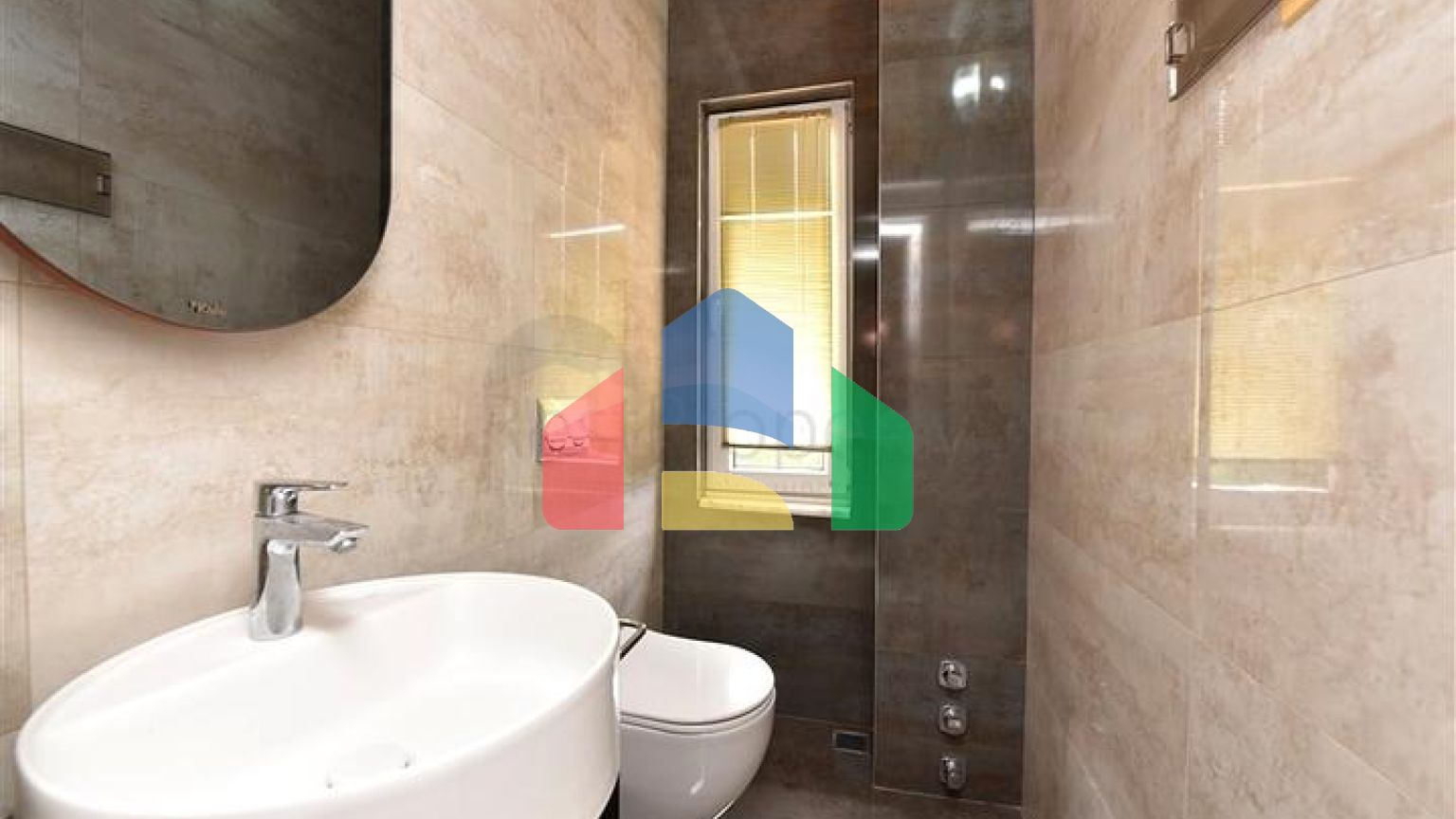 Шикарний будинок з власним басейном і садом в районі Демірташ