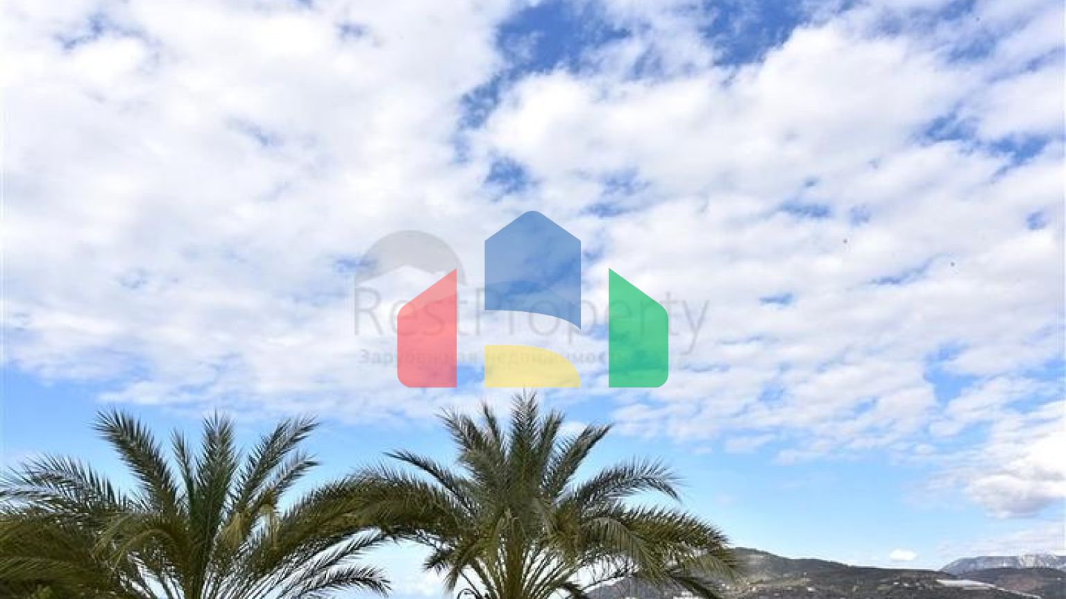 Шикарний будинок з власним басейном і садом в районі Демірташ