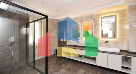 Шикарний будинок з власним басейном і садом в районі Демірташ