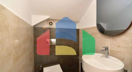 Шикарний будинок з власним басейном і садом в районі Демірташ