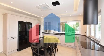 Шикарний будинок з власним басейном і садом в районі Демірташ