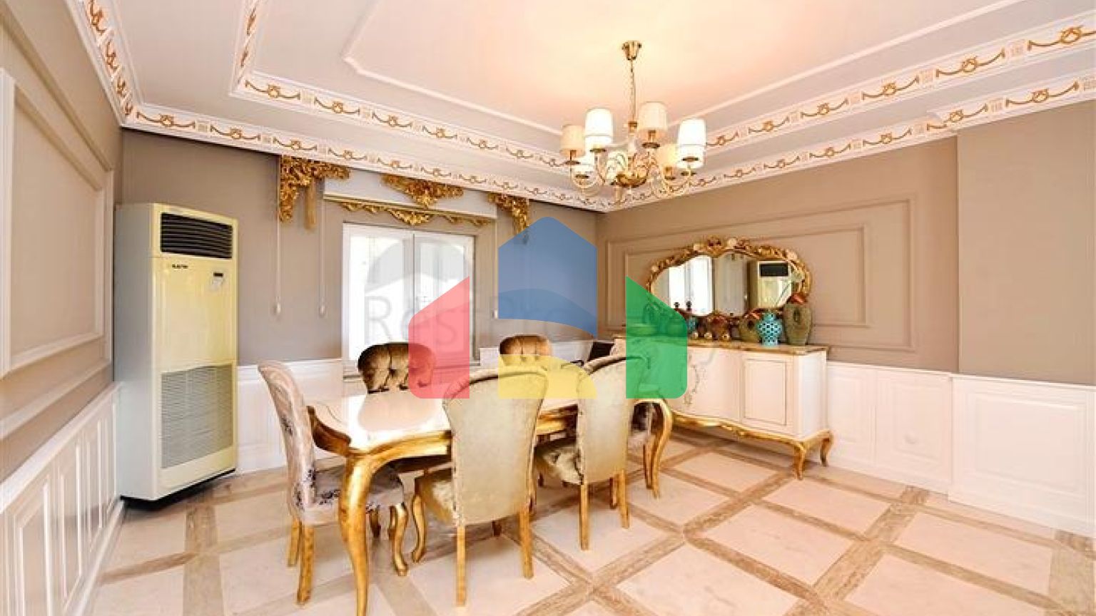 Шикарний будинок з власним басейном і садом в районі Демірташ