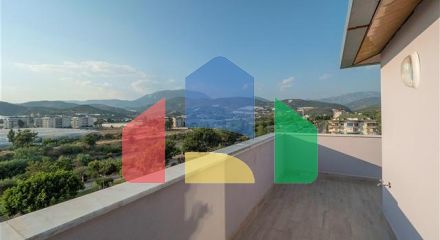 4+1 penthouse in the green area of Demirtas
