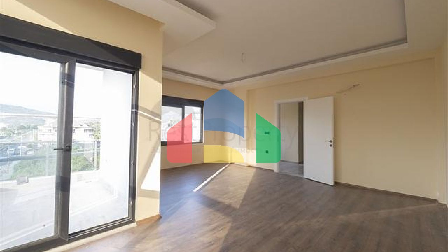 Пентхаус 4+1 в зеленом районе Демирташ