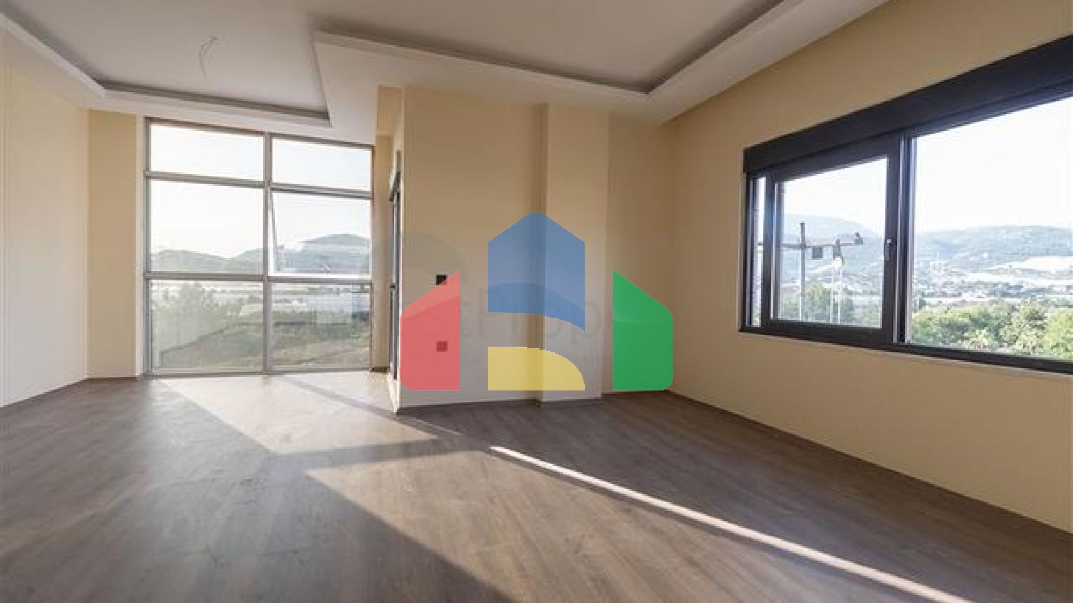 Пентхаус 4+1 в зеленом районе Демирташ