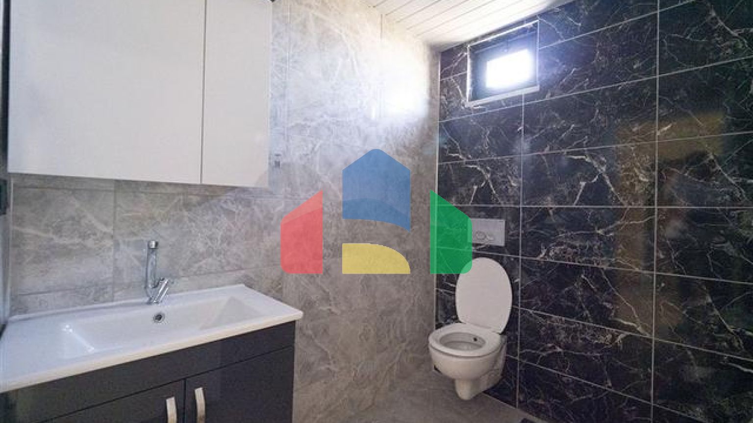 Пентхаус 4+1 в зеленом районе Демирташ