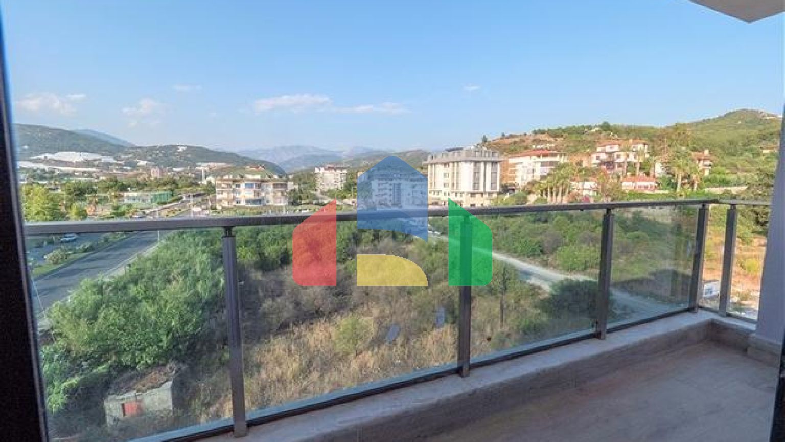 Пентхаус 4+1 в зеленом районе Демирташ