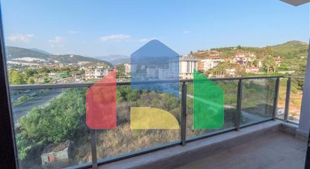 Пентхаус 4+1 в зеленом районе Демирташ