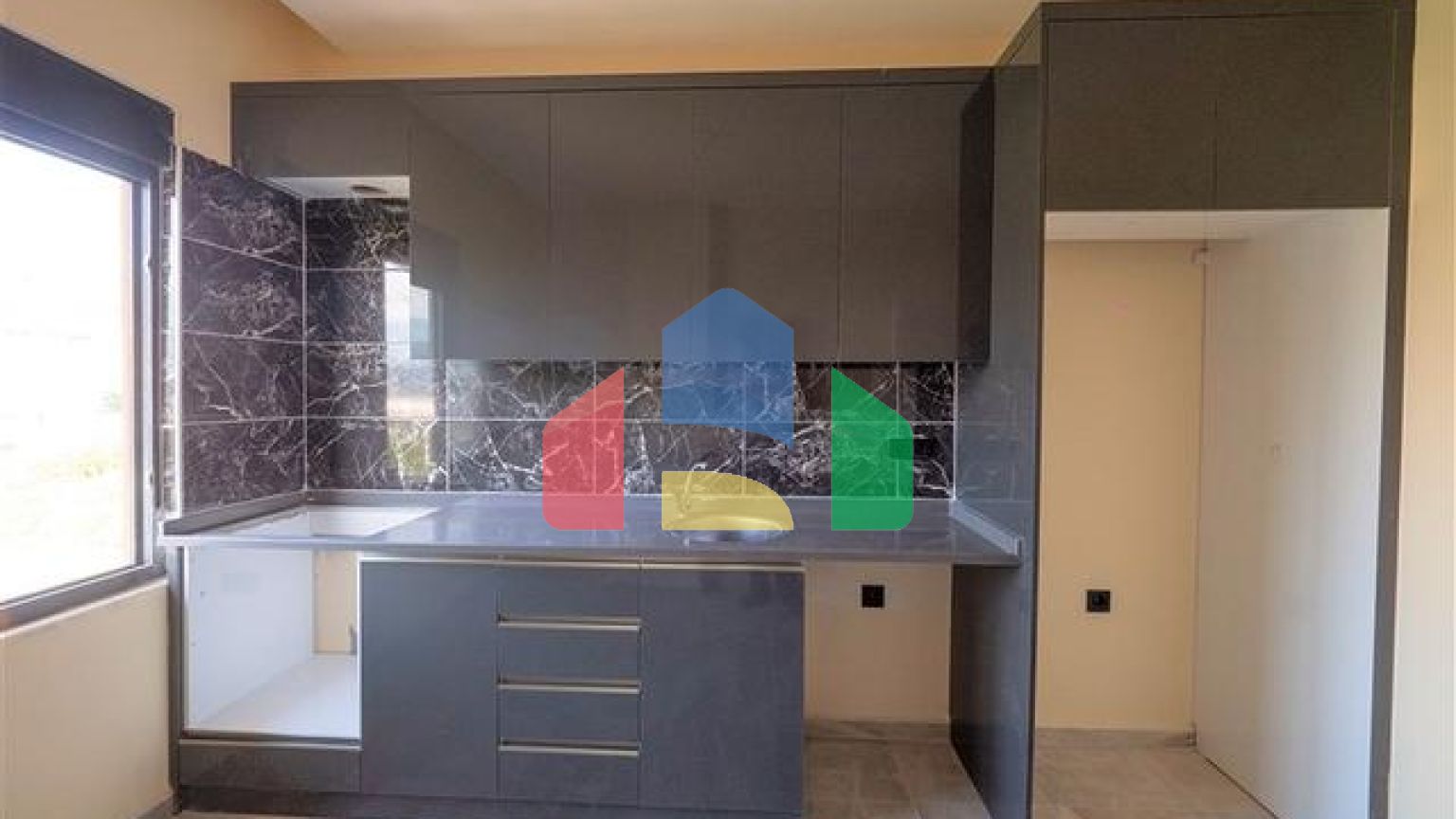 Пентхаус 4+1 в зеленом районе Демирташ