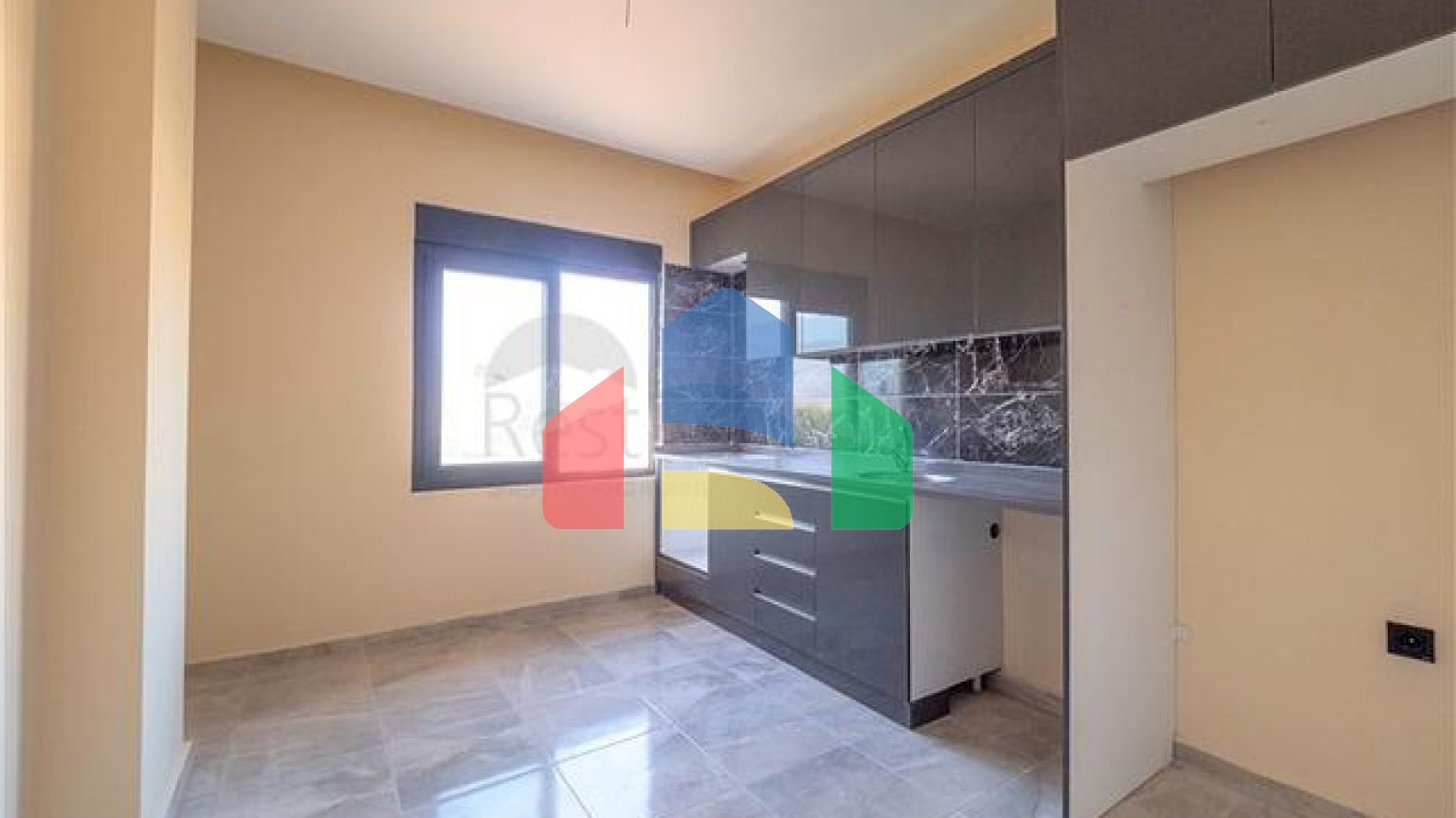 Пентхаус 4+1 в зеленом районе Демирташ