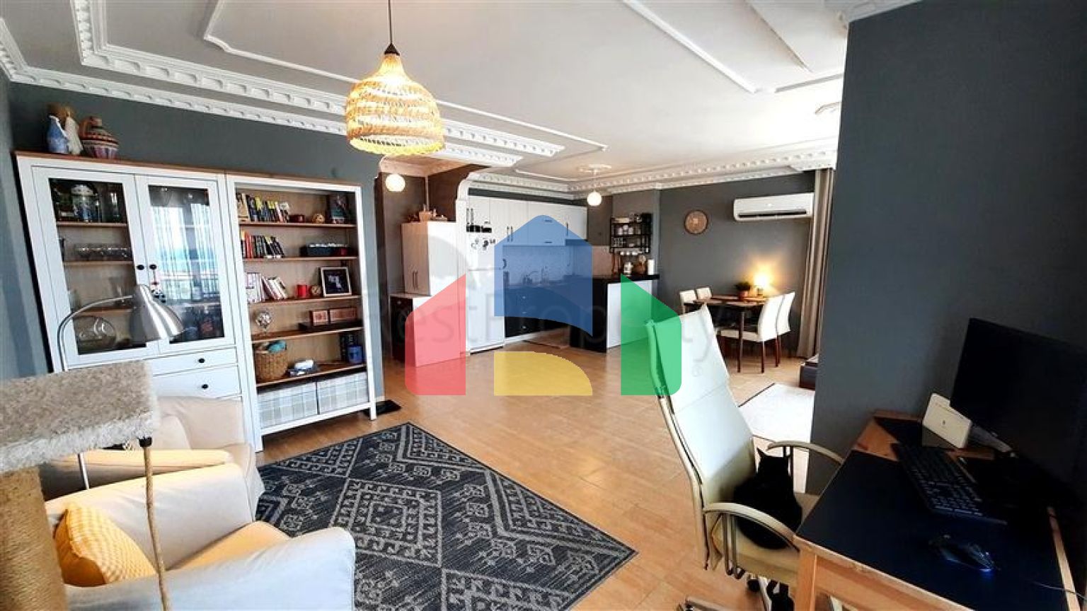 Светлая квартира с террасой и инфраструктурой для комфортной жизни