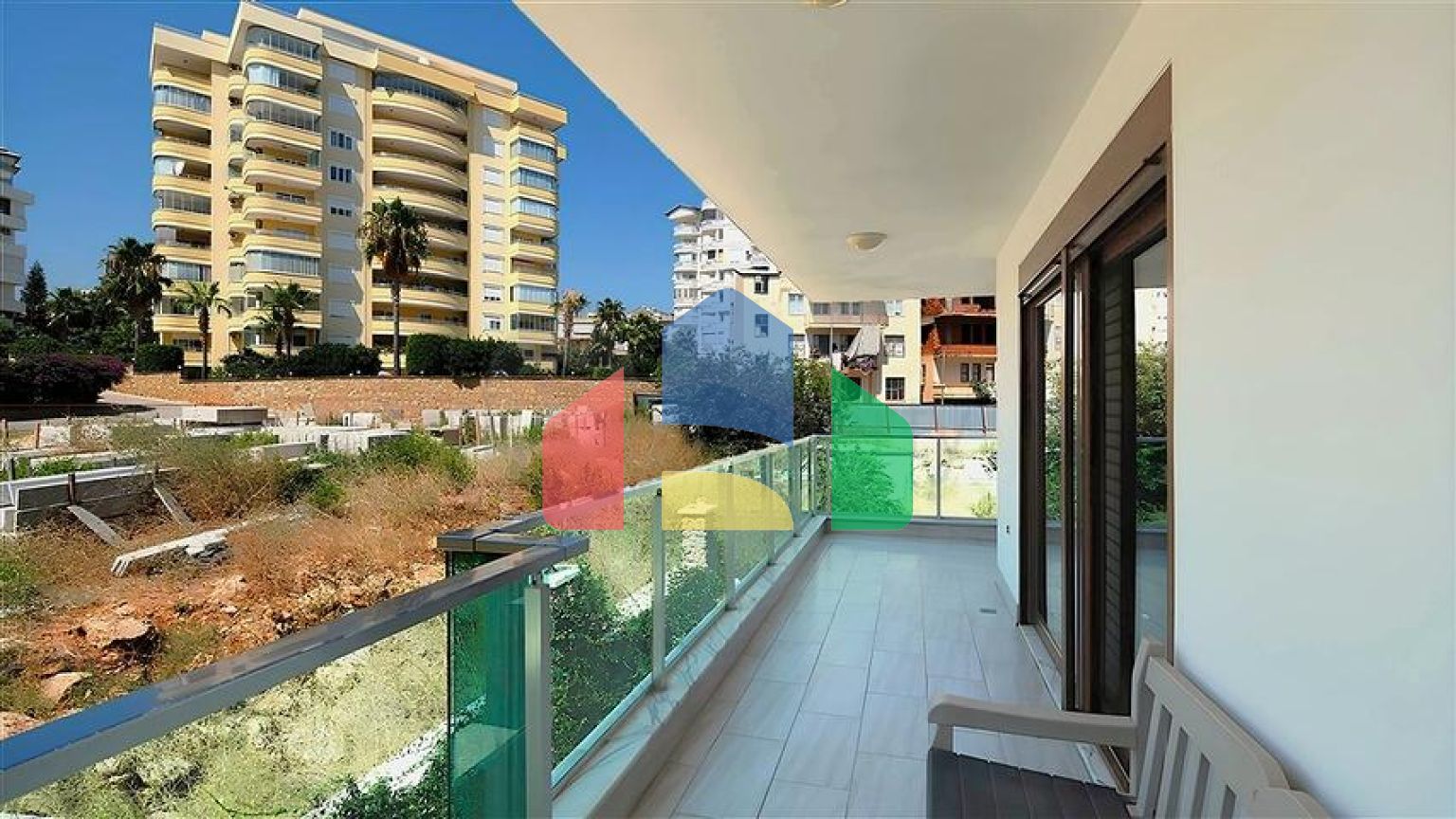 Затишок і комфорт біля моря: квартира з ідеальним розташуванням в Тосмурі