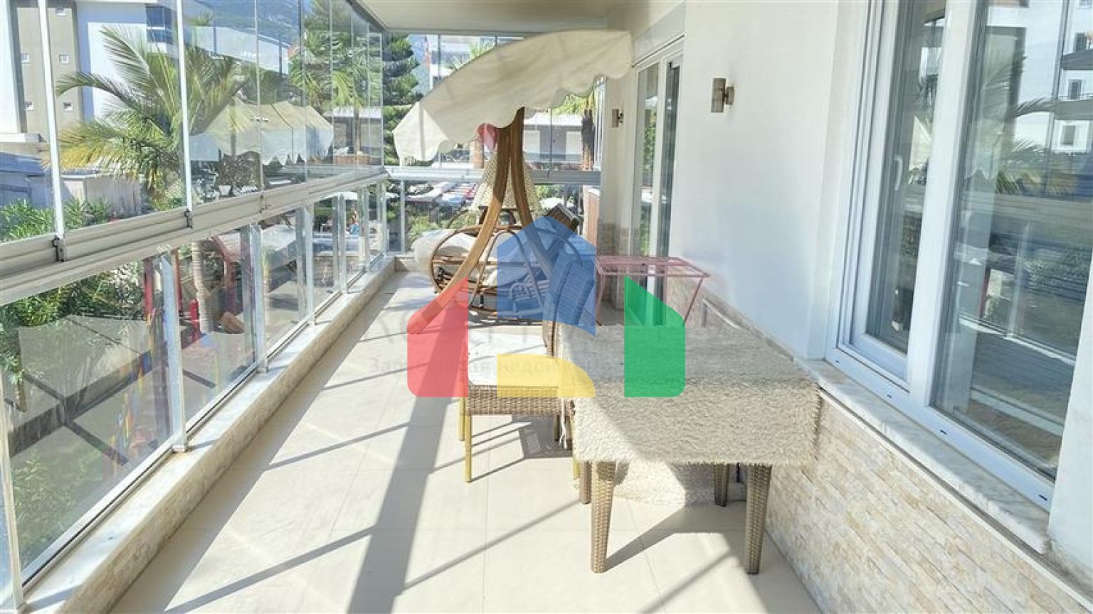 Меблированная трехкомнатная квартира в Тосмуре