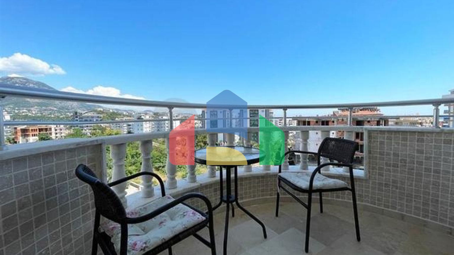 Квартира 2+1 с панорамным видом на горы в районе Тосмур