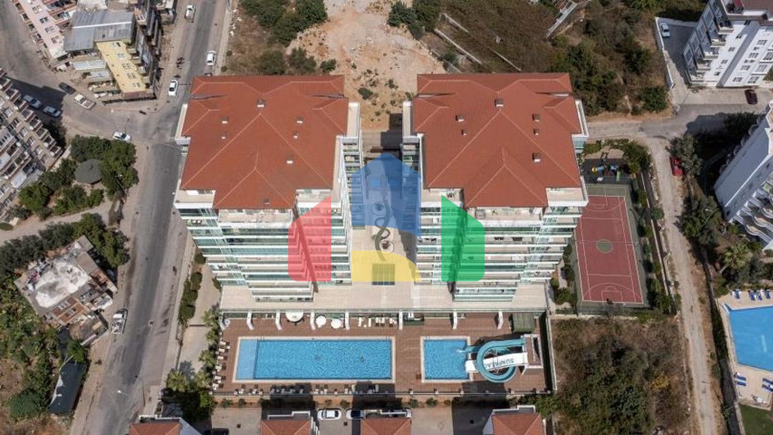 Просторная квартира 1+1 в одной из лучших резиденций в районе Тосмур