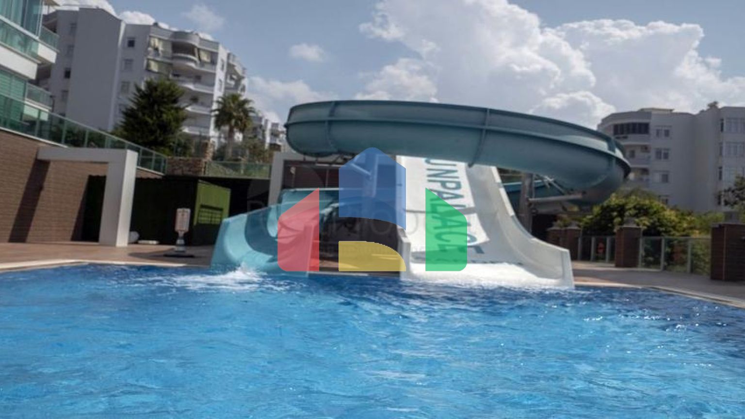 Просторная квартира 1+1 в одной из лучших резиденций в районе Тосмур