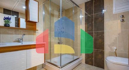 Просторная трехкомнатная квартира в пешей доступности к морю