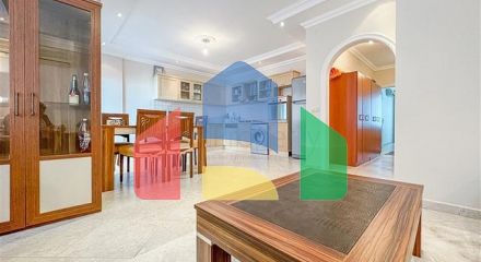 Простора квартира 2 + 1 в районі Тосмур