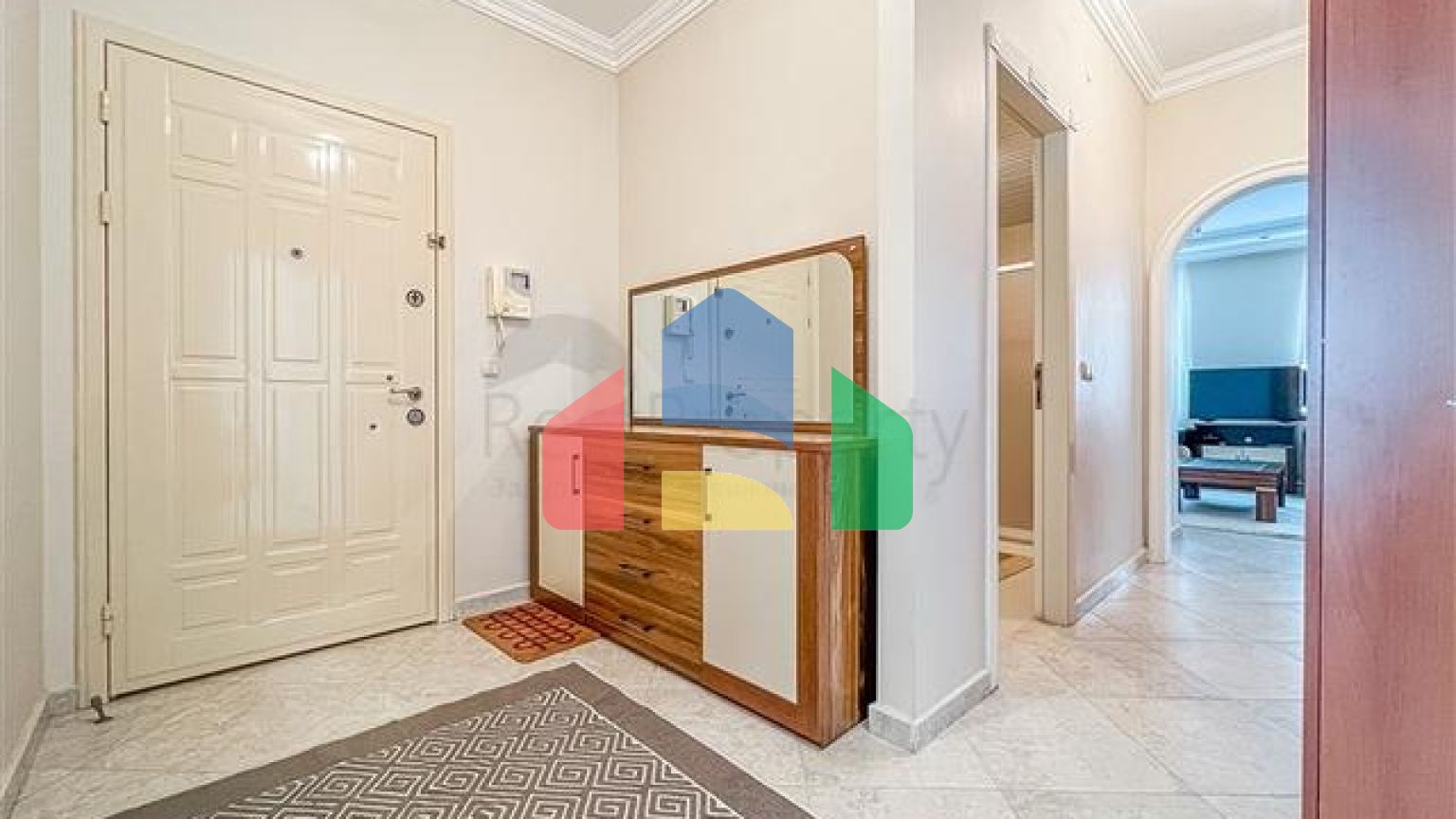 Просторная квартира 2+1 в районе Тосмур