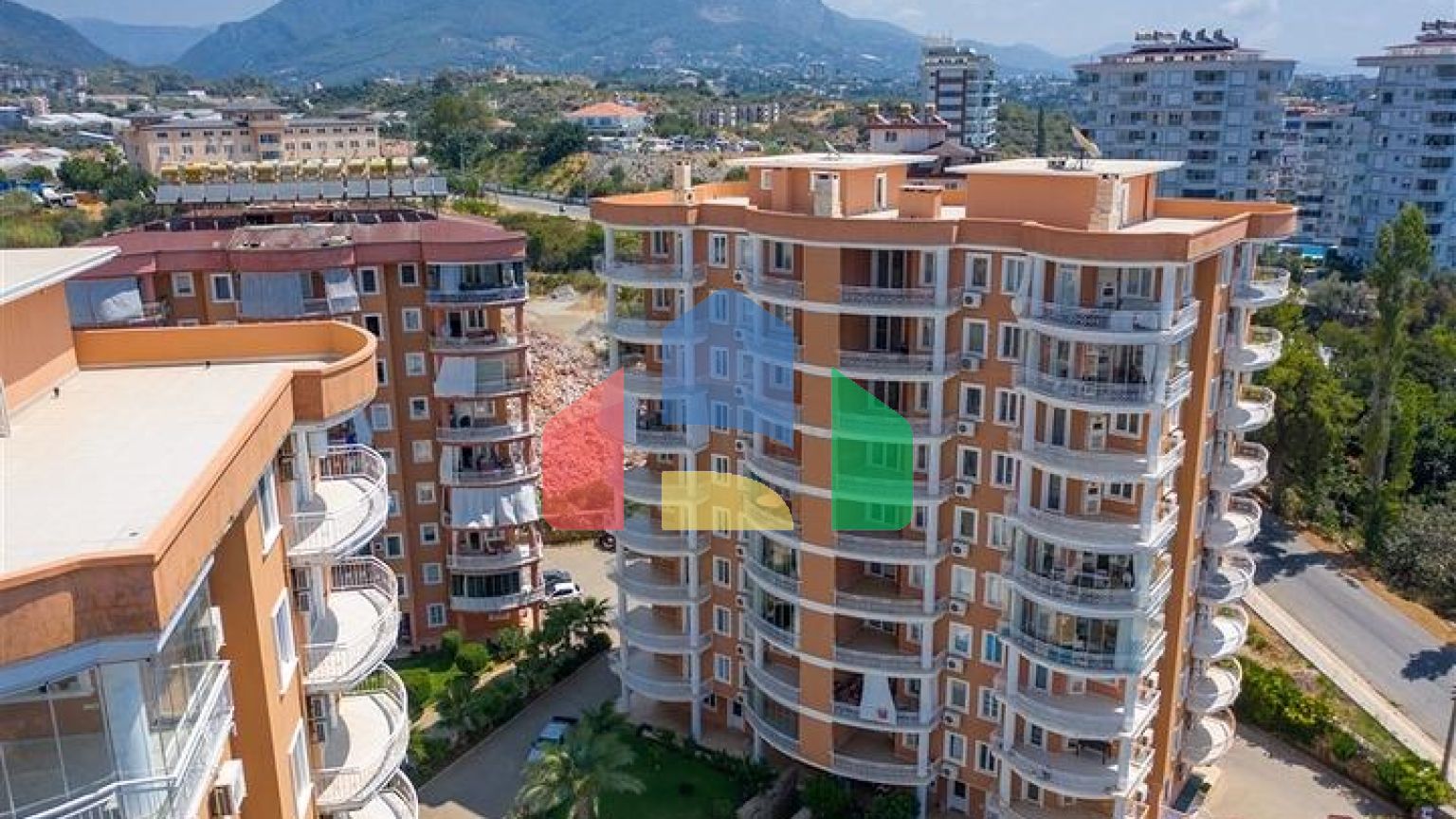 Просторная квартира 2+1 в районе Тосмур