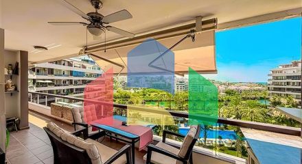 Просторная квартира 5+1 с панорамным видом и шаговой доступностью до моря в районе Тосмур Просторная квартира 5+1 с панорамным видом и шаговой доступностью до моря в районе Тосмур