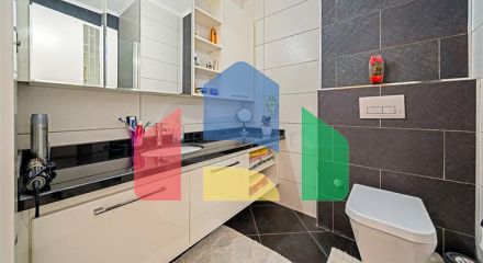 Квартира планировкой 3+1 с видом на море в Тосмуре