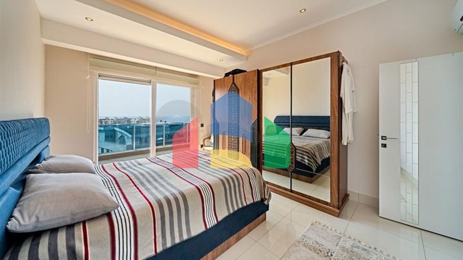 Квартира планировкой 3+1 с видом на море в Тосмуре