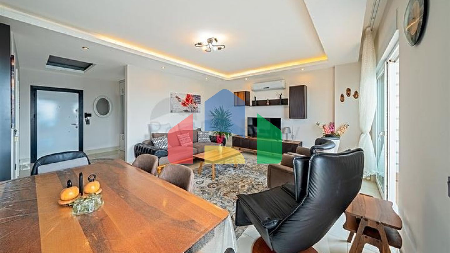 Квартира планировкой 3+1 с видом на море в Тосмуре