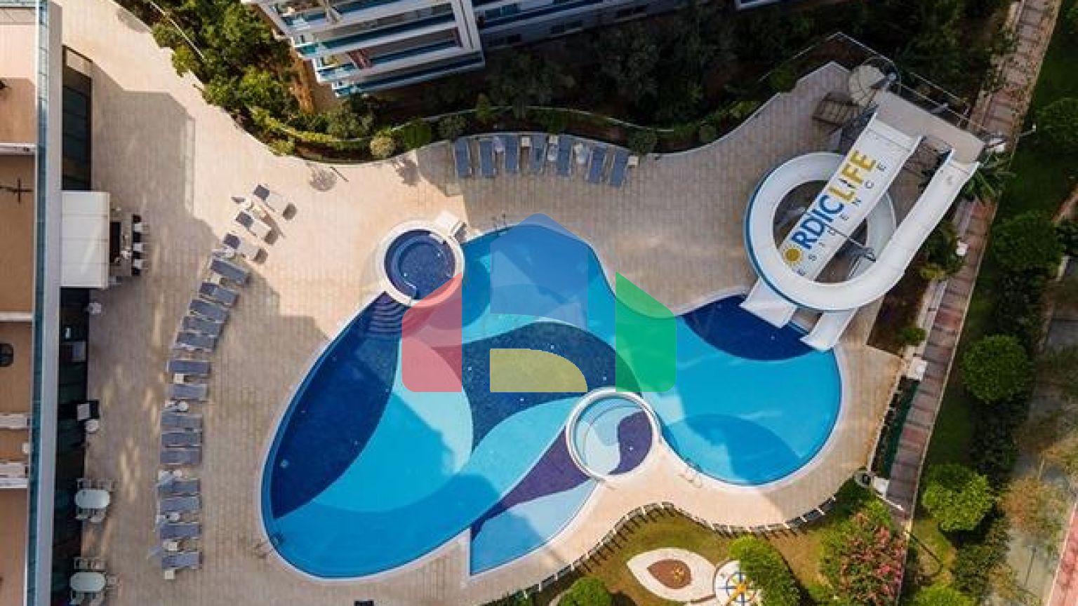 Квартира планировкой 3+1 с видом на море в Тосмуре