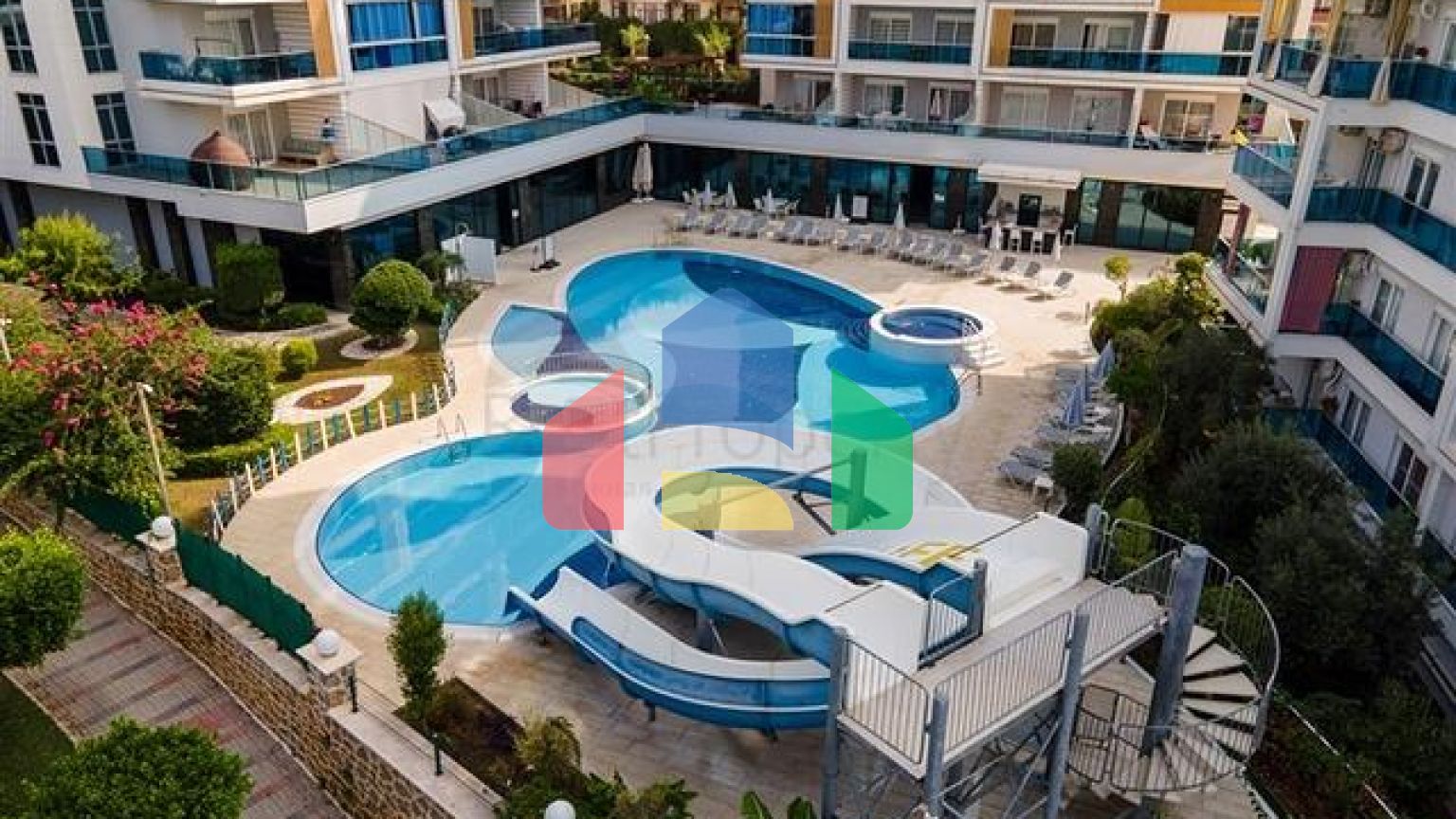 Квартира планировкой 3+1 с видом на море в Тосмуре