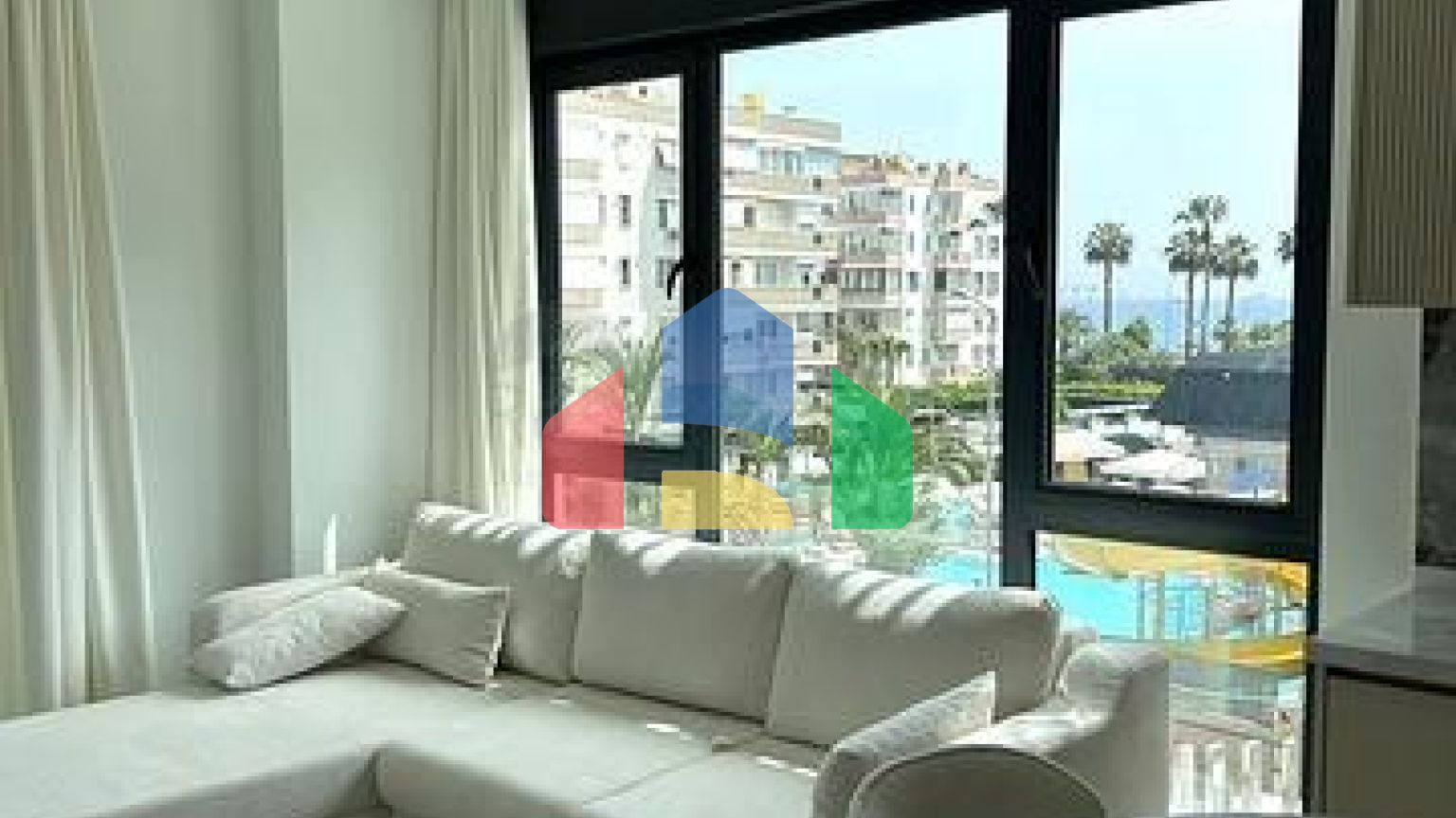 Сучасна квартира 1 + 1 біля моря в районі Тосмур