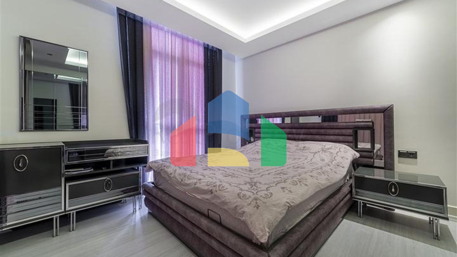 Пентхаус планировкой 3+1 с видом на Средиземное море