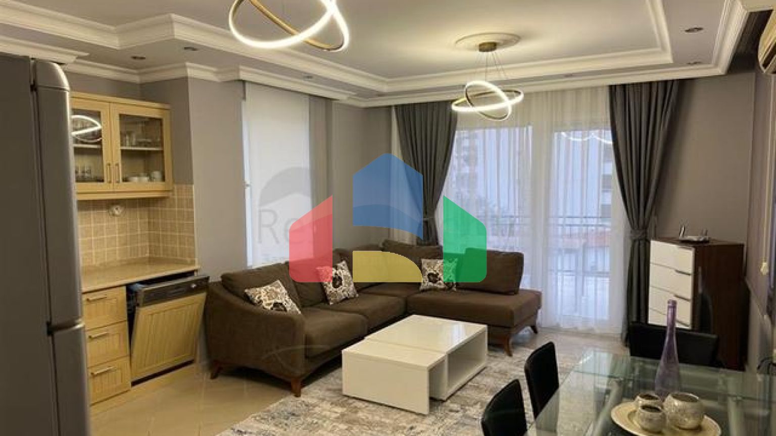 Трехкомнатная квартира в районе Тосмур