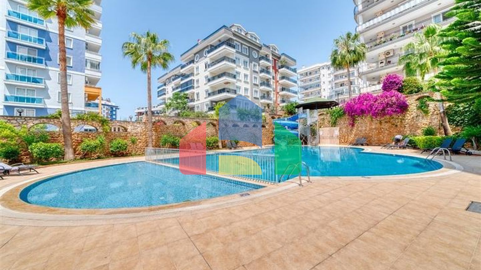 Трехкомнатная квартира в районе Тосмур