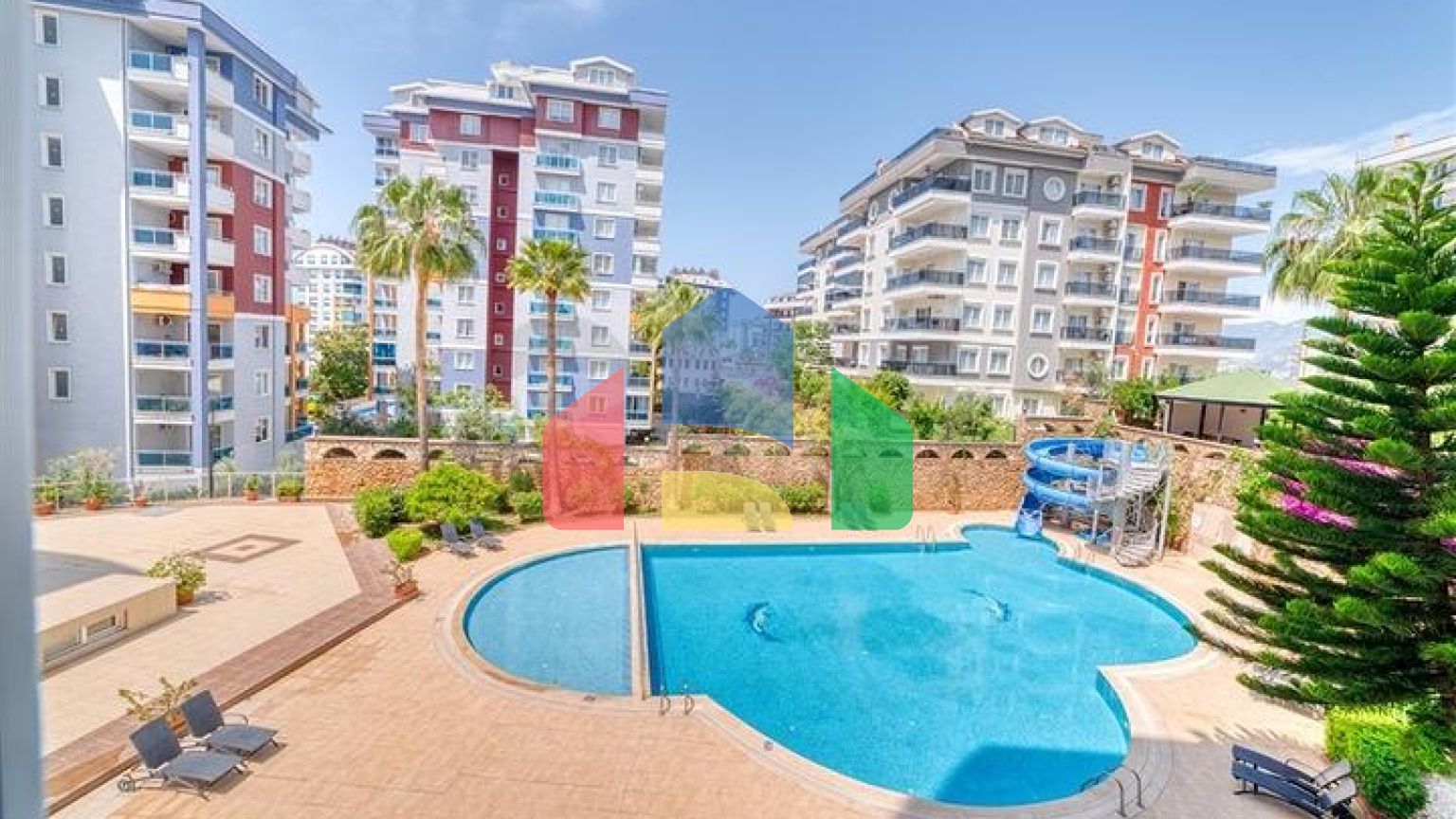 Трехкомнатная квартира в районе Тосмур