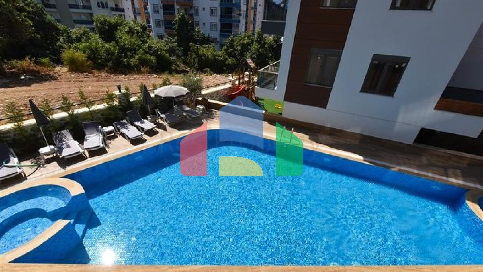 Садовый дуплекс 2+1 в районе Тосмур