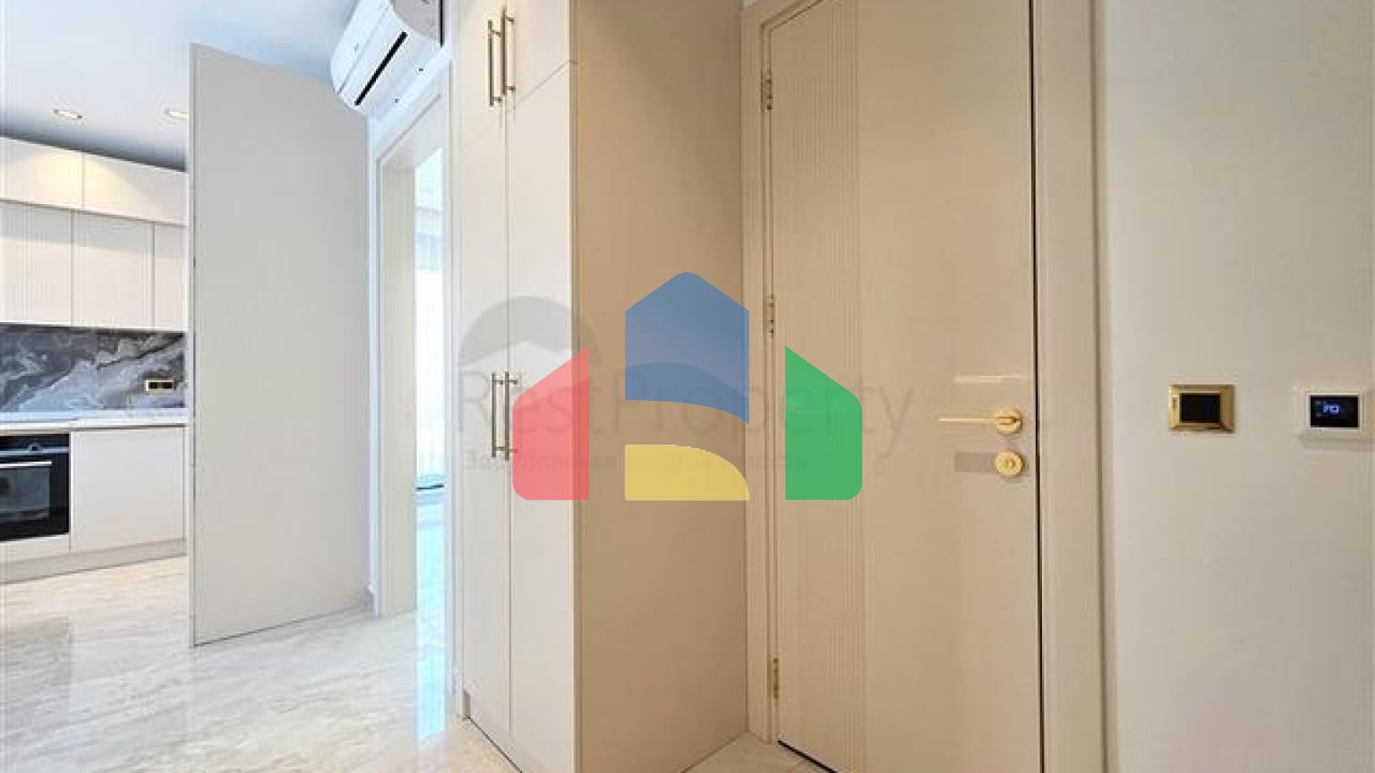 Элегантная квартира у моря с инфраструктурой отеля