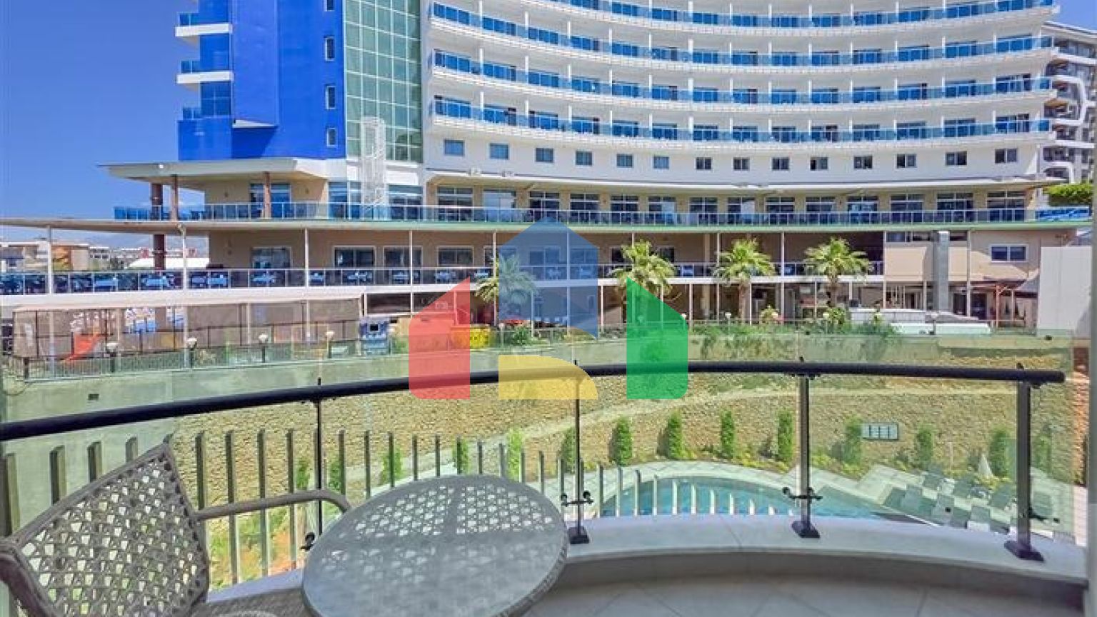 Элегантная квартира у моря с инфраструктурой отеля