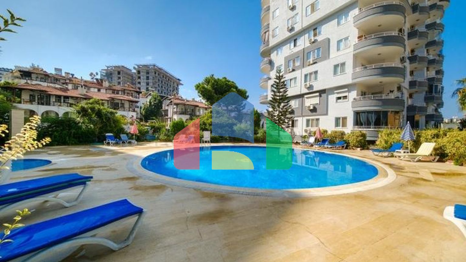 Велика квартира 2 + 1 для життя у відкритому для ВНЖ районі Тосмур