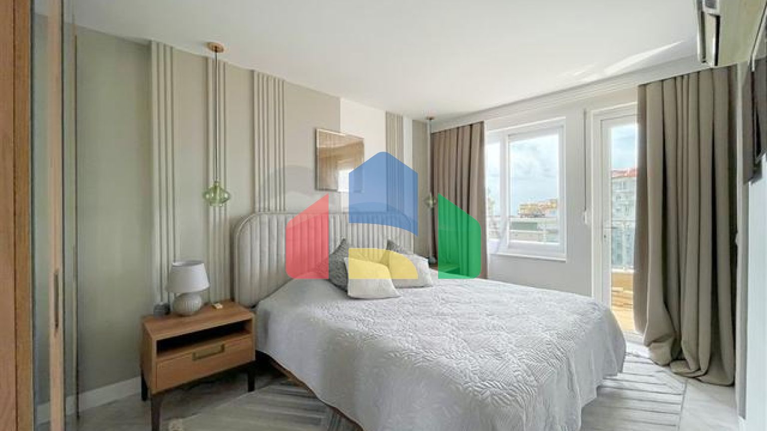 Пентхаус планировкой 3+1 с видом на море и горы