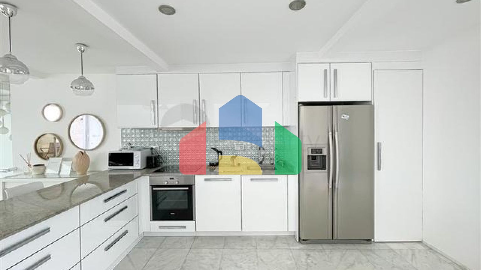 Пентхаус планировкой 3+1 с видом на море и горы