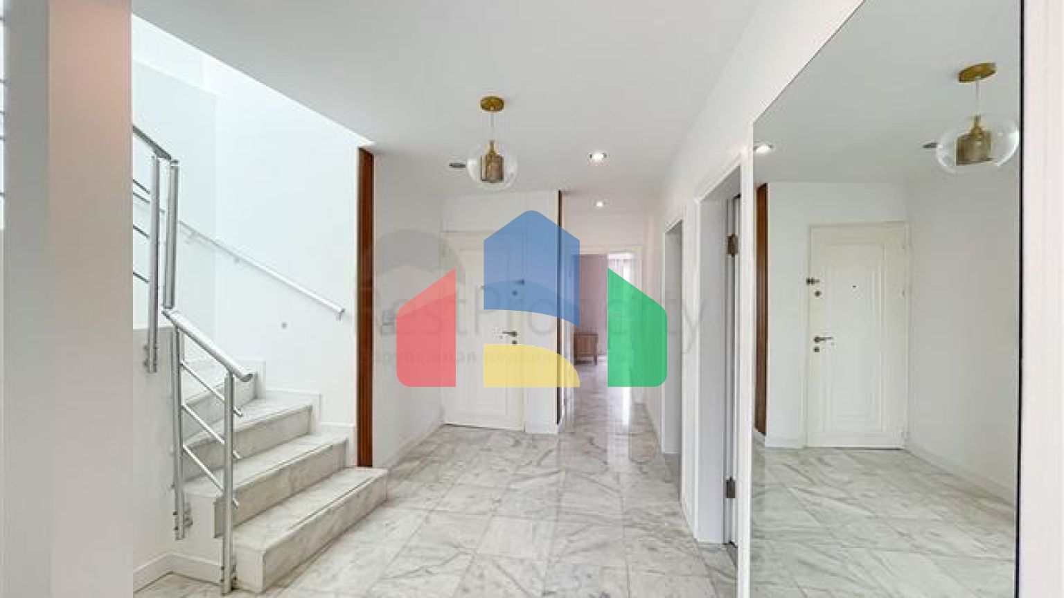 Пентхаус планировкой 3+1 с видом на море и горы