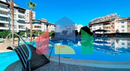 Пентхаус планировкой 3+1 с видом на море и горы Пентхаус планировкой 3+1 с видом на море и горы